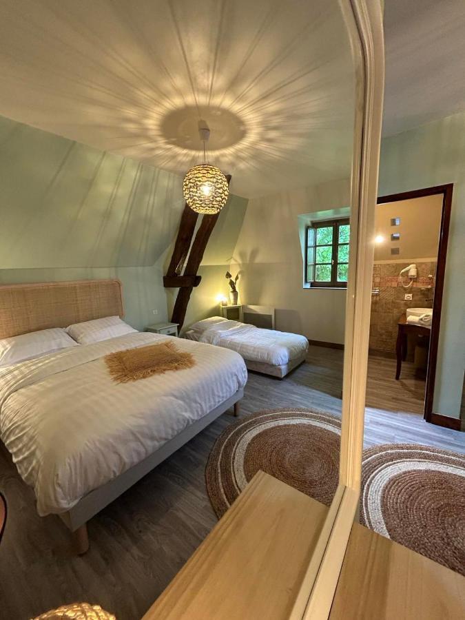 Demeure Du Vallon - Chambres D'Hotes De Charme Azerat Exterior foto