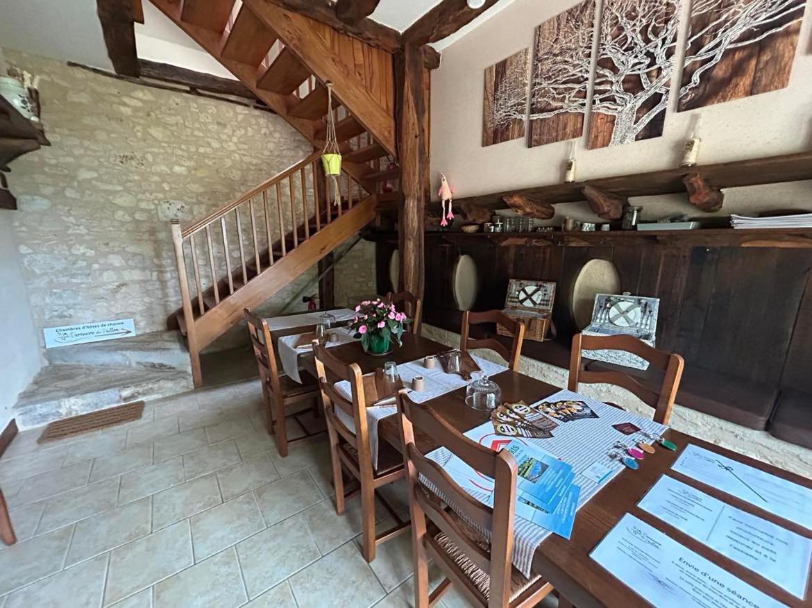 Demeure Du Vallon - Chambres D'Hotes De Charme Azerat Exterior foto